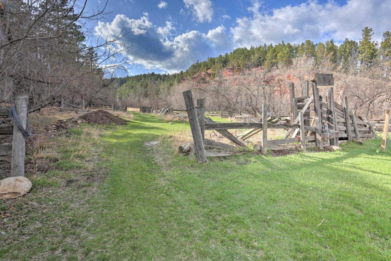 Rustic Rapid City Farmhouse With Mountain Views Zewnętrze zdjęcie